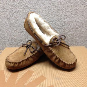 UGG DAKOTA CHESTNUT MOCCASIN SHEARLING LINED SLIP ON SHOES SANDALS